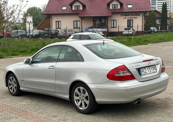 Mercedes-Benz CLK cena 26500 przebieg: 225000, rok produkcji 2007 z Rzeszów małe 301